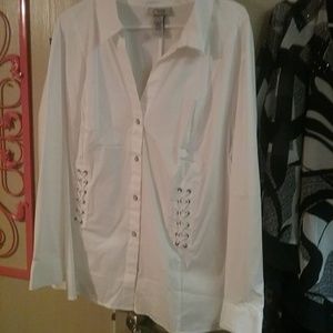 Avenue size 24/26Button down,  collared,blouse.